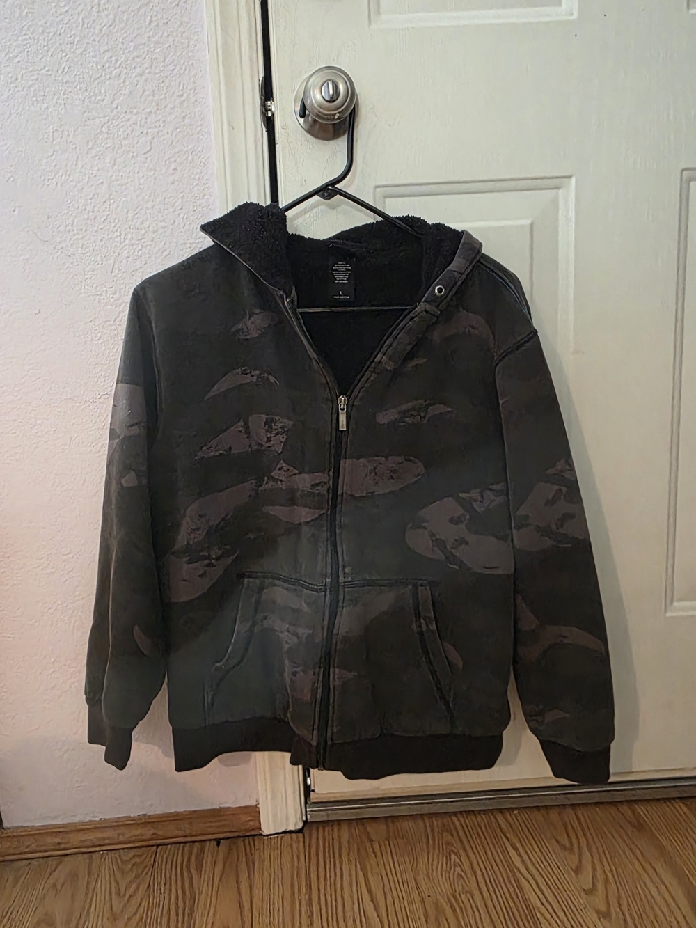 Shaun White Large Womens Black and Gray Camouflage Zip-Up Hoodie